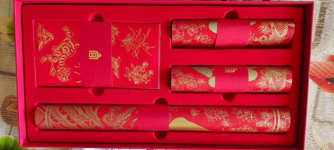 这个是故宫的联名吗?喜鹊登高,鹤鹿同行,鹤舞凤鸣,大朵牡丹花!