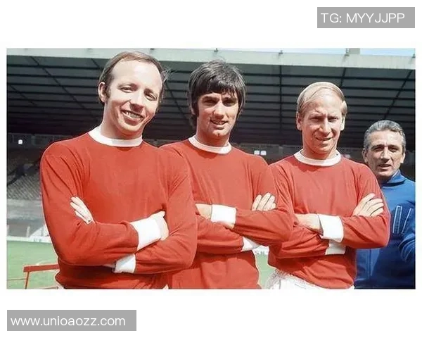 足球明星背后的趣事与传奇人生揭秘，让你大开眼界的足球世界趣闻