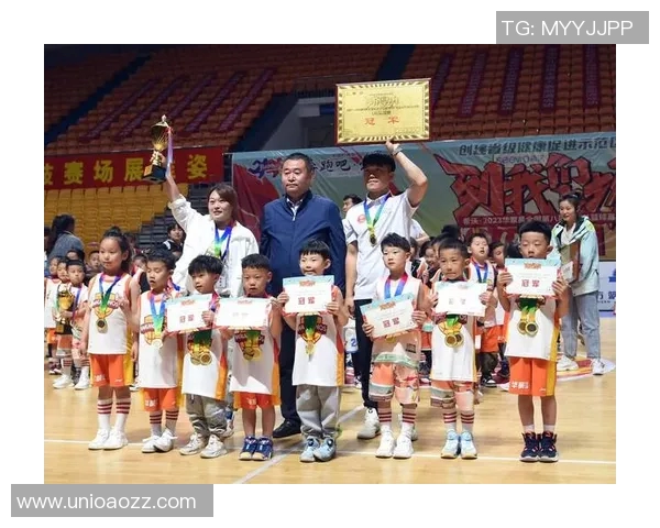 任骏飞领衔广东队再创辉煌展现篮球新风采的精彩瞬间 任骏飞领衔广东队再创辉煌展现篮球新风采的精彩瞬间